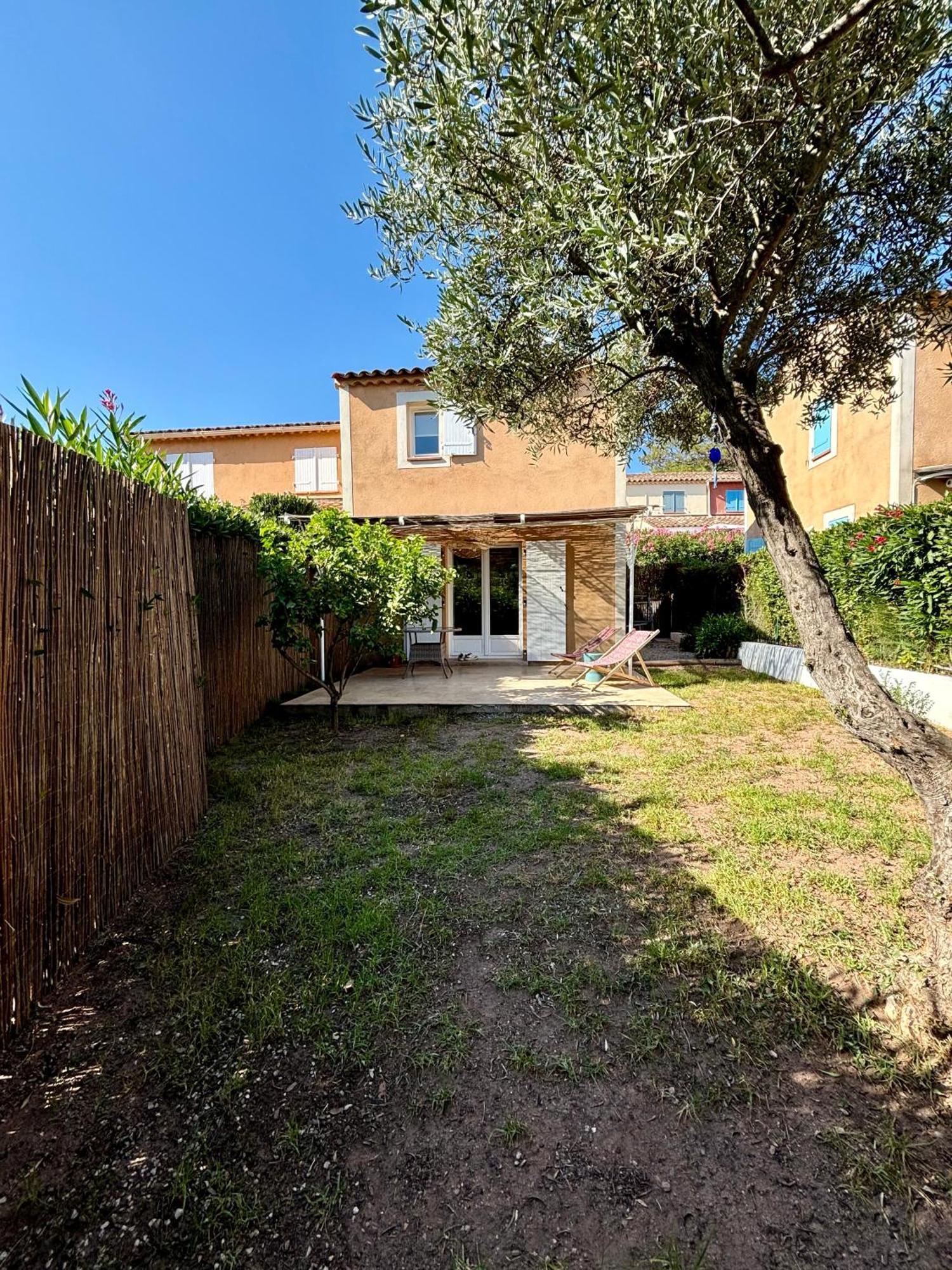 Fréjus Bastidon Paisible Dans Residence Avec Piscine מראה חיצוני תמונה